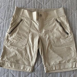 Athleta Trekkie Bermuda Shorts. Size 6.